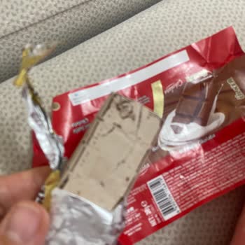 Ülker Sütlü Çikolatası Bozulmuş Renk Ve Kötü Tat