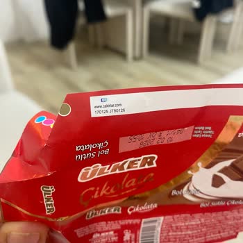 Ülker Sütlü Çikolatası Bozulmuş Renk Ve Kötü Tat