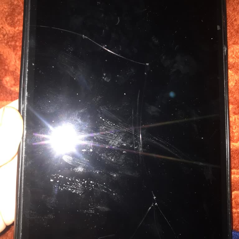 Media Markt’ta Kırılmaz Cam Sözünün İhlali Ve Ekran Tamiri Sağlanmıyor