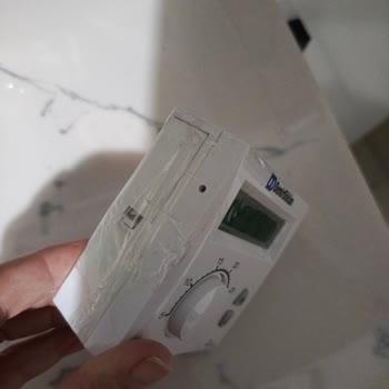 Yeni Termostatın Pil Kapağı Aniden Kırıldı, Garanti Kapsamında Değişim Talebi