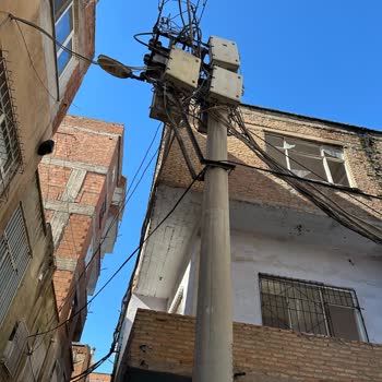 Dicle Elektrik Dağıtım Sorumluluğundaki Kablo Değişikliği Müşteriden 10 Bin Tl Talep Ediyor