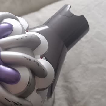 Dyson V8 Süpürge Başlığında Çatlak Ve Kırık, Uzatılmış Garanti Kapsamında Tamir Talebi