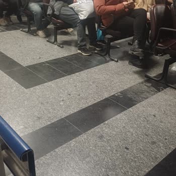 Acil Serviste 150 Kişi Sıra; Doktor Eksikliği Hastaları Tehlikeye Atıyor