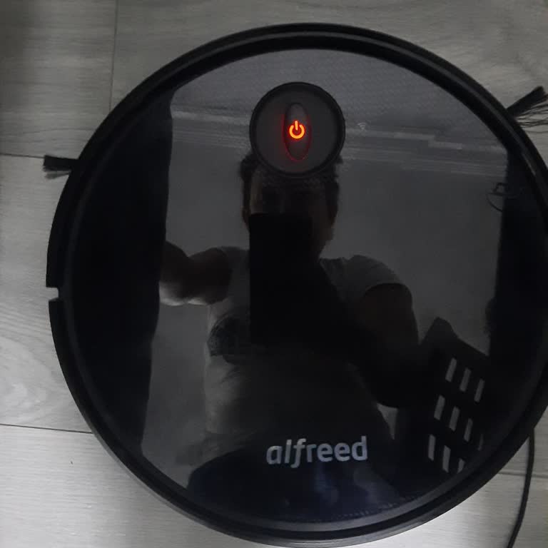Reeder Alfred Robot Süpürge Kırmızı Işık Sorunu ve Ücretsiz Onarım Talebi