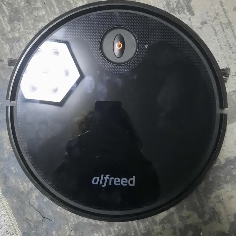 Reeder Alfred Robot Süpürge Kırmızı Işık Sorunu ve Ücretsiz Onarım Talebi