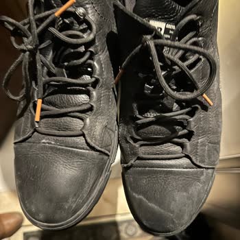 Kış Botunun Kısa Sürede Topuk Delinmesi Ve Mağazanın Çözüm Sunmaması