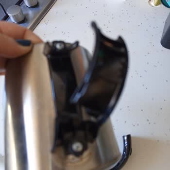 Sinbo Çaycısının Parçalanması Ve Yanık Olayı: Değişim Talebi