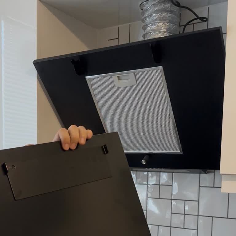 Kusurlu Davlumbaz Ve Montaj Ekibi Ürünü Çalışır Bırakamadı, Servis Yanıtı Gelmedi