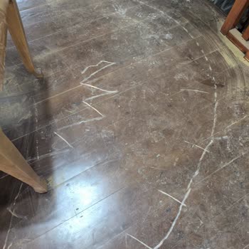 Arçelik Servisi Ürün Tesliminde Zeminde Çizik Bırakarak Hasara Yol Açtı