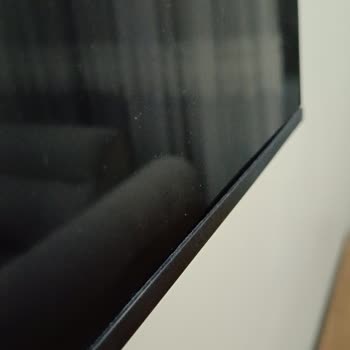 Panel Değişimi Sonrası Ekranda Potluk Ve Çizgiler: Ücretsiz Onarım Bekliyorum