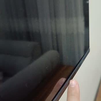 Panel Değişimi Sonrası Ekranda Potluk Ve Çizgiler: Ücretsiz Onarım Bekliyorum