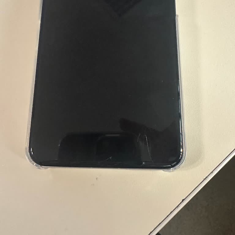 Koton Şubesinde Alarm Aparatı Unutulmuş, Telefon Ekranı Çizildi