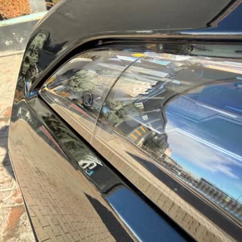 BMW İ7 Farlarındaki Kendiliğinden Çatlaklar Ve Garanti Red Kararı