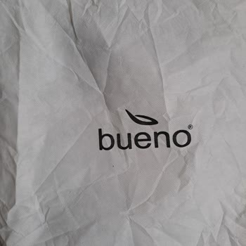 Bueno Shoes Çantanın Özensiz Paketlenmesi Ve Kullanılmış Görünümü