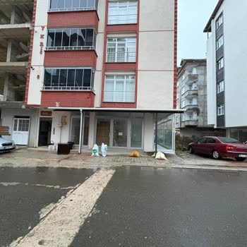 Fatsa’da Kaçak Çıkıntılar Yaya Alanını Daraltıyor Ve Güvenliği Tehdit Ediyor