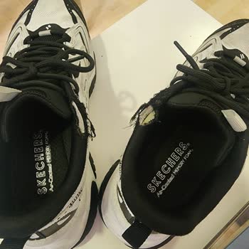 Skechers Ayakkabısında Kısa Sürede Belirgin Yırtılmalar Ve Üretim Sorumluluğu Reddi