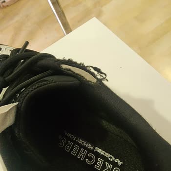 Skechers Ayakkabısında Kısa Sürede Belirgin Yırtılmalar Ve Üretim Sorumluluğu Reddi