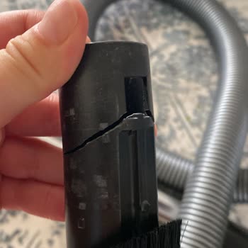 Miele Süpürgenin Parçalarının Kırılması Ve Yüksek Yedek Parça Maliyeti