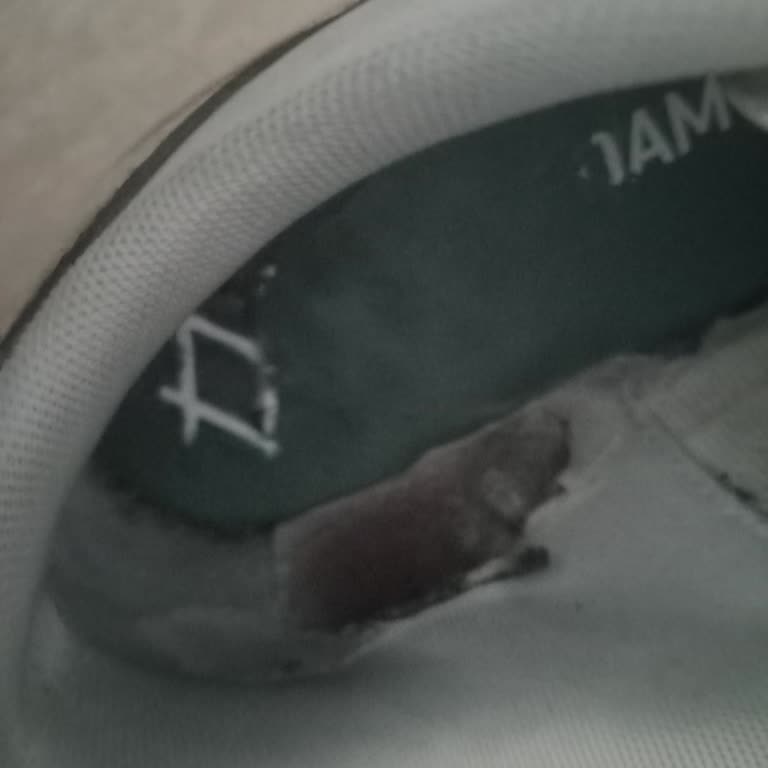 Puma Ayakkabısında İç Astar Yırtılması Üretim Hatası Olarak Değerlendirilemedi