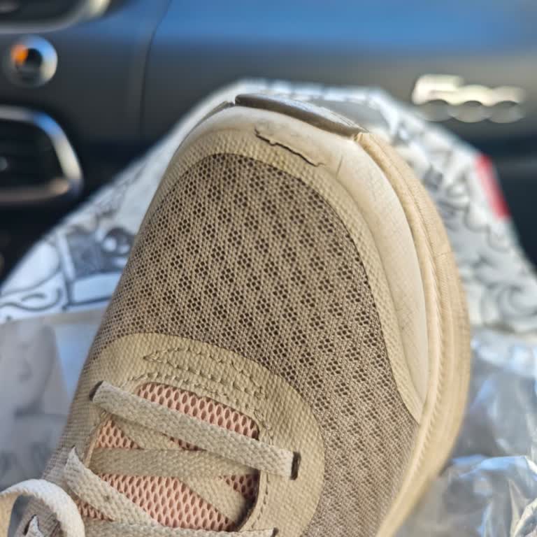 Skechers Ayakkabısında Üretim Hatası Ve 1,5 Aylık Yanıtsızlık