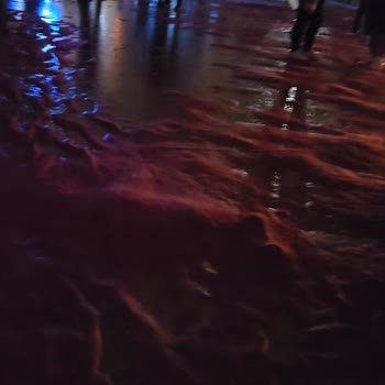Yağışlı Hava Nedeniyle Bilet İadesi Reddedildi Ve Çamurda Konser İzlenemedi