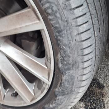 Continental Lastiğin Çukur Hasarı Garanti Dışı Ve 8 Bin TL Masraflı Değişim Talebi