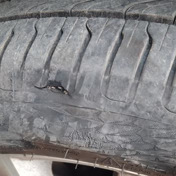 Continental Lastiğin Çukur Hasarı Garanti Dışı Ve 8 Bin TL Masraflı Değişim Talebi