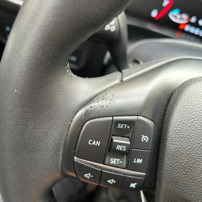 Ford Focus Direksiyon Plastik Parçasının Soyulması İçin Garanti Kapsamında Çözüm Talebi