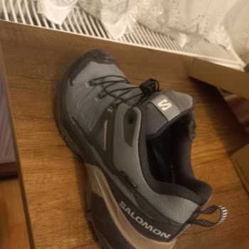 Gore-Tex Salomon Ayakkabısındaki Dikiş Sorunu Ve Mağaza Sorumluluk Reddi