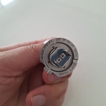 Philips Ampulünün Aşırı Isınması Ve Far İçinde Erime