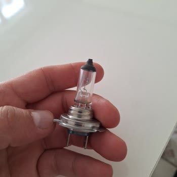 Philips Ampulünün Aşırı Isınması Ve Far İçinde Erime