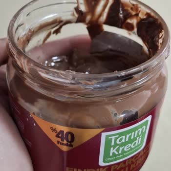 Tazeliği Olmasına Rağmen Bozulmuş Tarım Kredi Çikolatanın Keskin Ekşi Kokusu