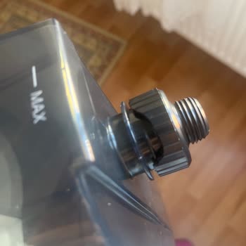 Kiwi Home Ürünün Temiz Su Haznesinin Kapağı Ve Hazne Kutusunda Çatlak Bulunmaktadır