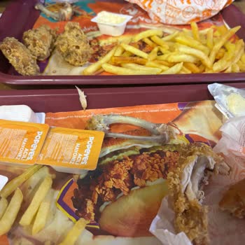Popeyes Eryaman Şubesinde Bayat Ve Yetersiz Pişmiş Ürünler İçin Ücret İadesi Talebi