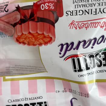 Migros'tan Çilekli Kedidili Bisküvinin İçindeki Siyah Oluşumlar Tüketici Sağlığını Tehdit Ediyor