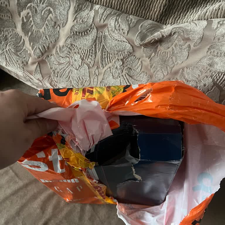 DHL Express Kutunun Zarar Görmesi