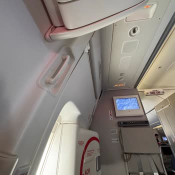 Acil Çıkış Koltuğunda Su Sızdırması Ve Ücret İadesi Talebi