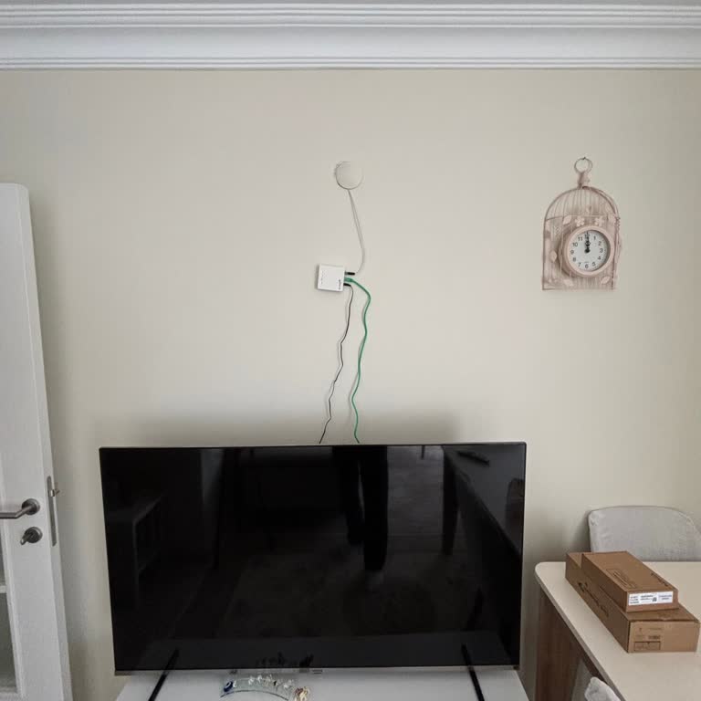 Duvar Ortasında Monte Edilen Fiber Kutusunun Görünüm Ve Yaşam Alanına Etkisi