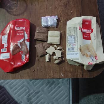 Nestle Çikolata Rengi Bozuk, Sağlık Endişesi Ve Hediye Paketi Talebi