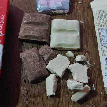 Nestle Çikolata Rengi Bozuk, Sağlık Endişesi Ve Hediye Paketi Talebi