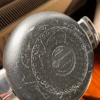 Korkmaz Yapışan Çizik Tavaya Kullanıcı Hatası Dediler