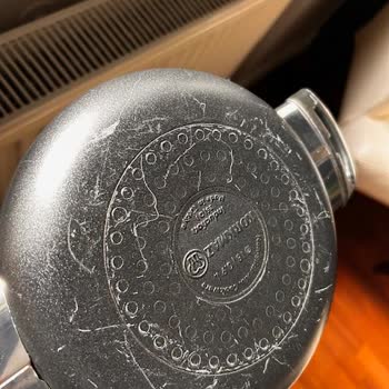 Korkmaz Yapışan Çizik Tavaya Kullanıcı Hatası Dediler