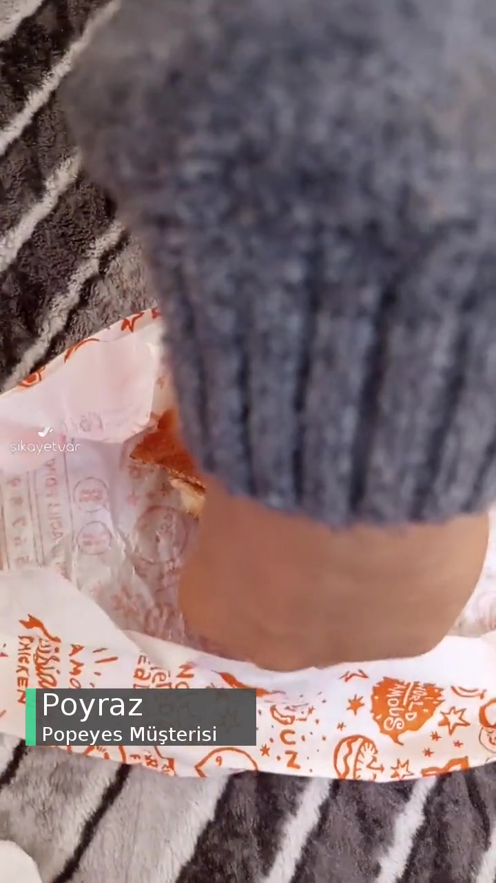 Popeyes Ekmeğin İçinde Kıl Çıktı Resmen, Özür Paketi İstiyoruz! videonun kapak resmi