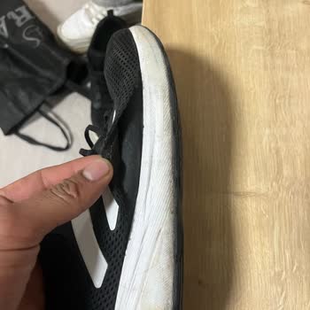 Bingöl Kalyon FLO Mağazasında Adidas Ayakkabının Hızlı Yırtılması Ve Değişim Talebi