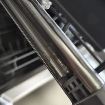 Paslanma Sorunu Yaşayan Siemens Bulaşık Makinesi İçin Değişim Talebi