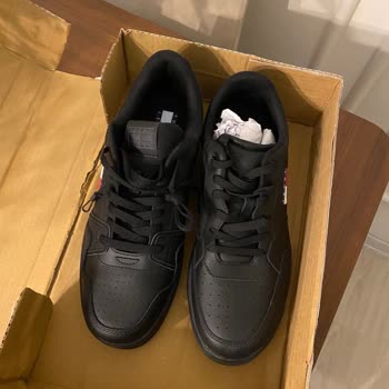 Boyner Uyumsuz Ve Lekeli Tommy Hilfiger Sneaker Gönderimi: Tam İade Talebi