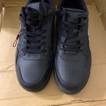 Boyner Uyumsuz Ve Lekeli Tommy Hilfiger Sneaker Gönderimi: Tam İade Talebi