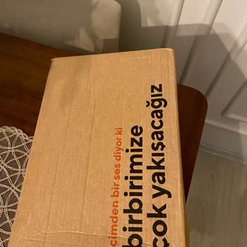 Boyner Uyumsuz Ve Lekeli Tommy Hilfiger Sneaker Gönderimi: Tam İade Talebi