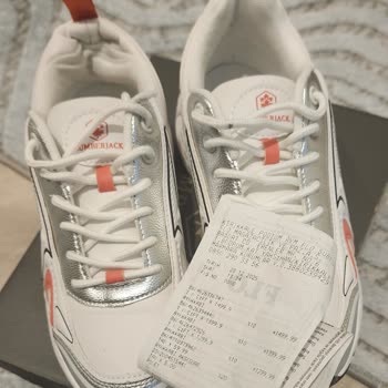 Kırıkkale FLO Mağazası Üretim Hatası Olan Ayakkabıyı İade Etmedi