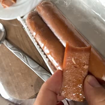 Banvit Sosisinde Tırnak Benzeri Yabancı Cisim Keşfi Ve Sağlık Riski